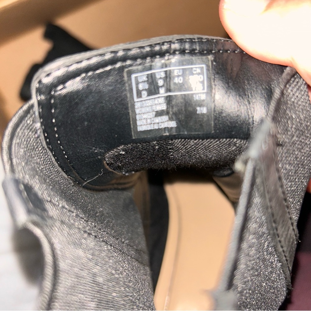 Clarks Tilden Zip II Boots - Picture 9 of 9